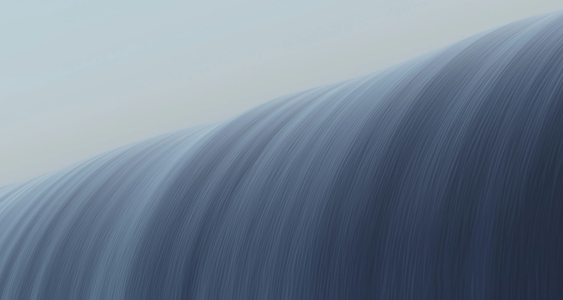 eine-grosse-flache-flache-mit-einer-grossen-flachen-flache-in-der-mitte-wwFjWwYfrKE