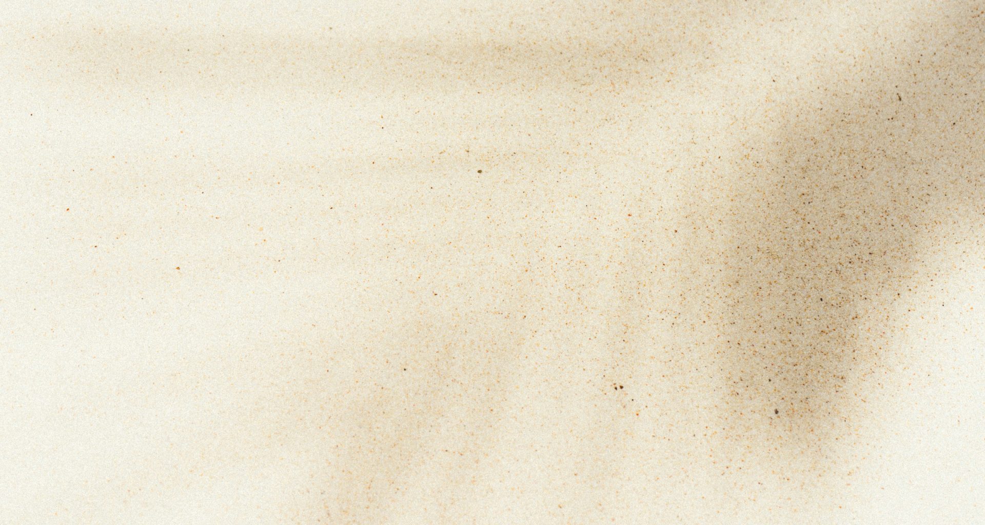 weisses-textil-mit-schwarzem-schatten-1IwBabyMXAA