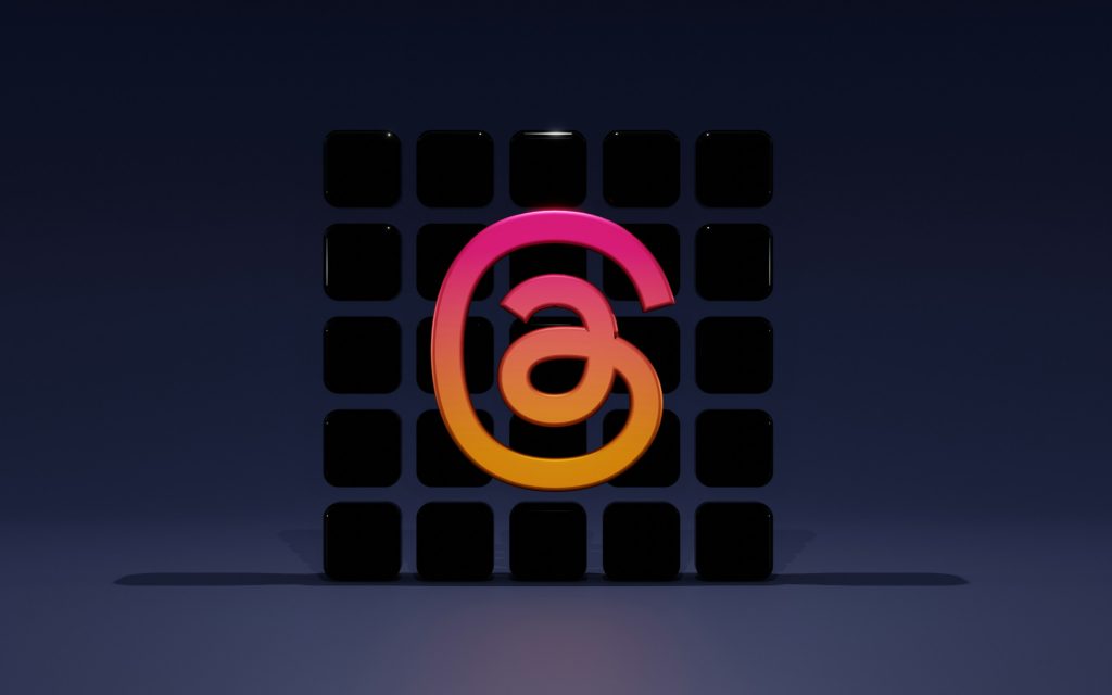 ein-schwarz-orangefarbenes-logo-mit-einer-rosa-orangefarbenen-nummer-ZWfF3dW8n8c