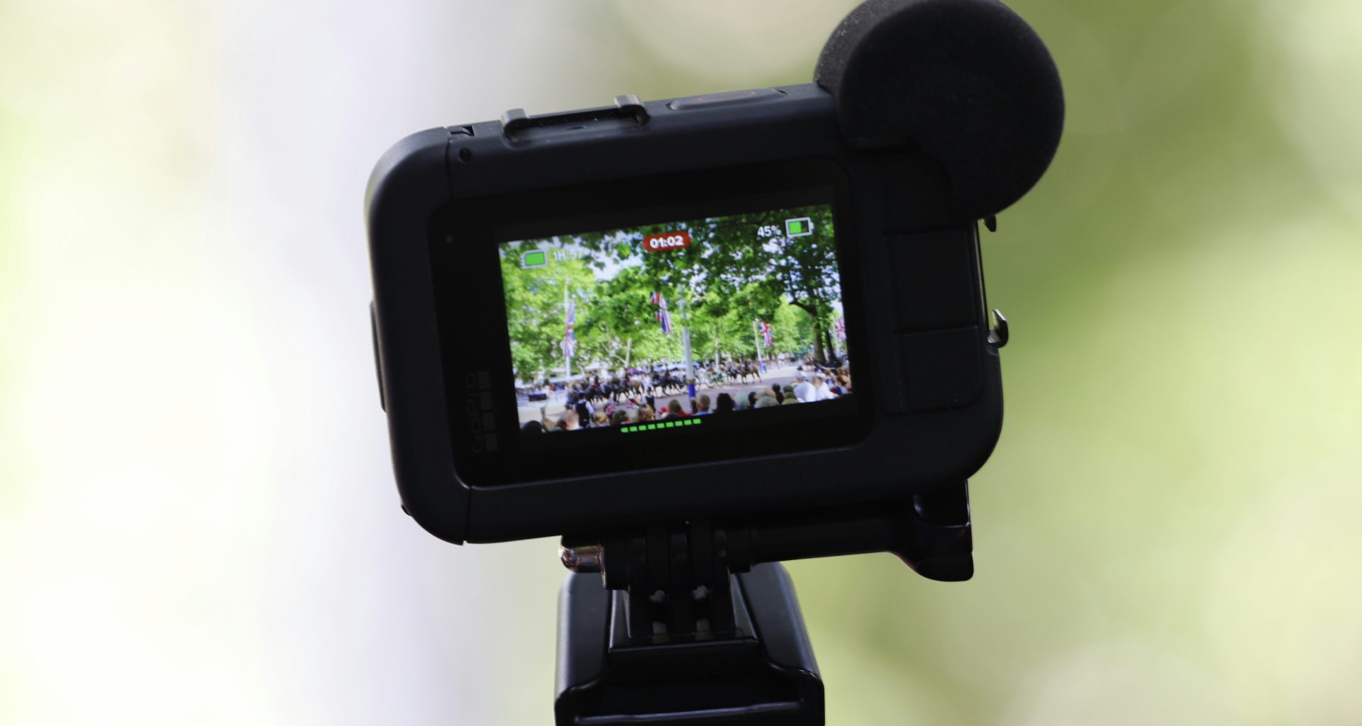 eine-schwarze-videospielkonsole-cakpC0jId7U