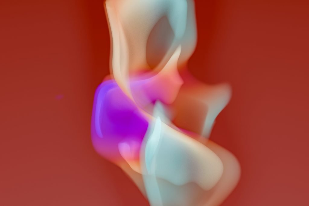 ein-verschwommenes-bild-einer-frau-in-einem-kleid-j1kXScoIkow