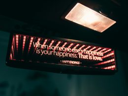 ein-zeichen-das-sagt-wenn-sich-jemand-anderes-andert-ist-dein-gluck-das-jetzt-ist-Is9xKMoqVBc