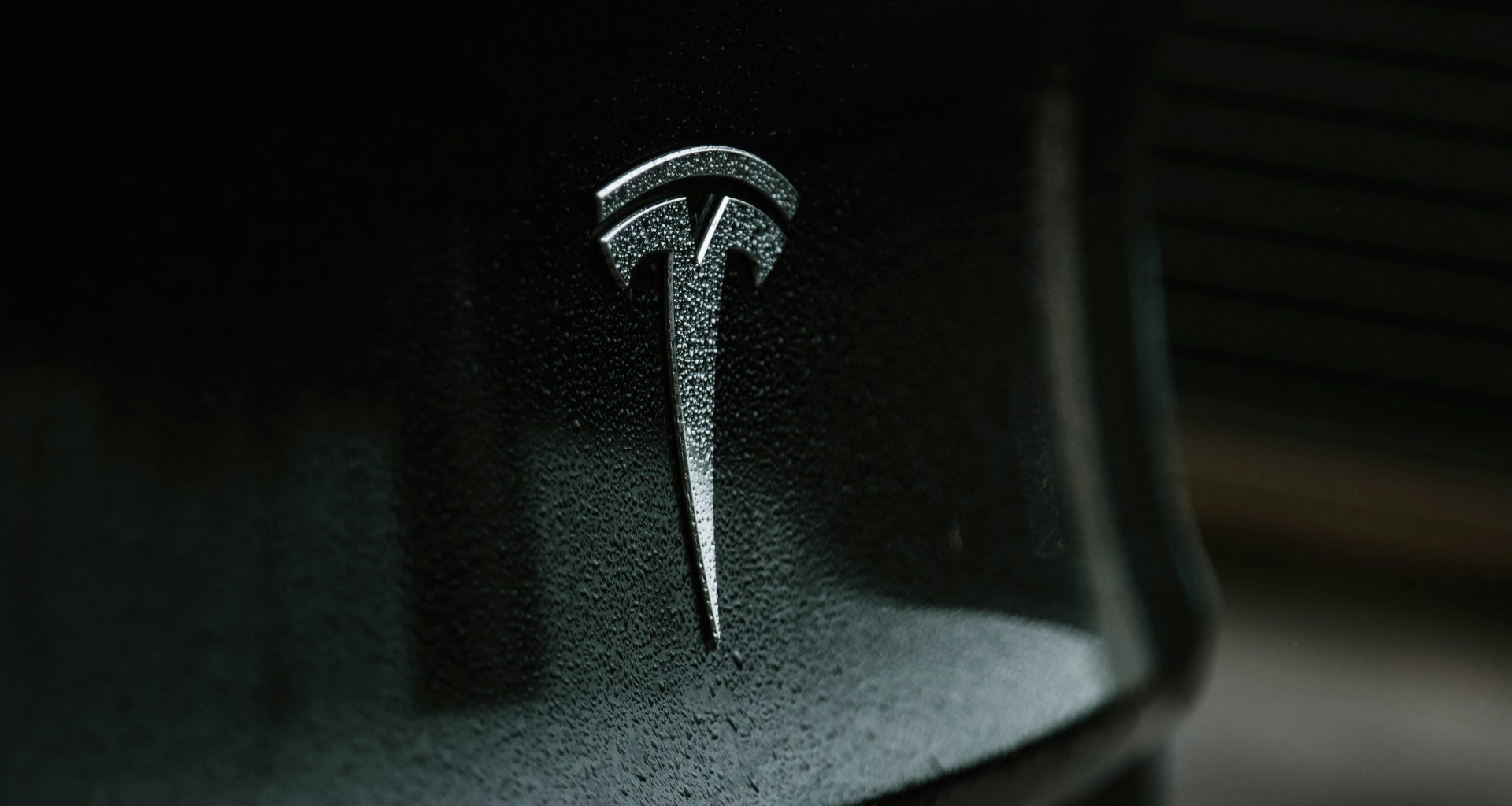 schwarz-graues-nike-logo-9X3DmoEM64k