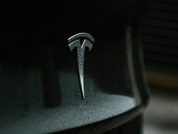 schwarz-graues-nike-logo-9X3DmoEM64k