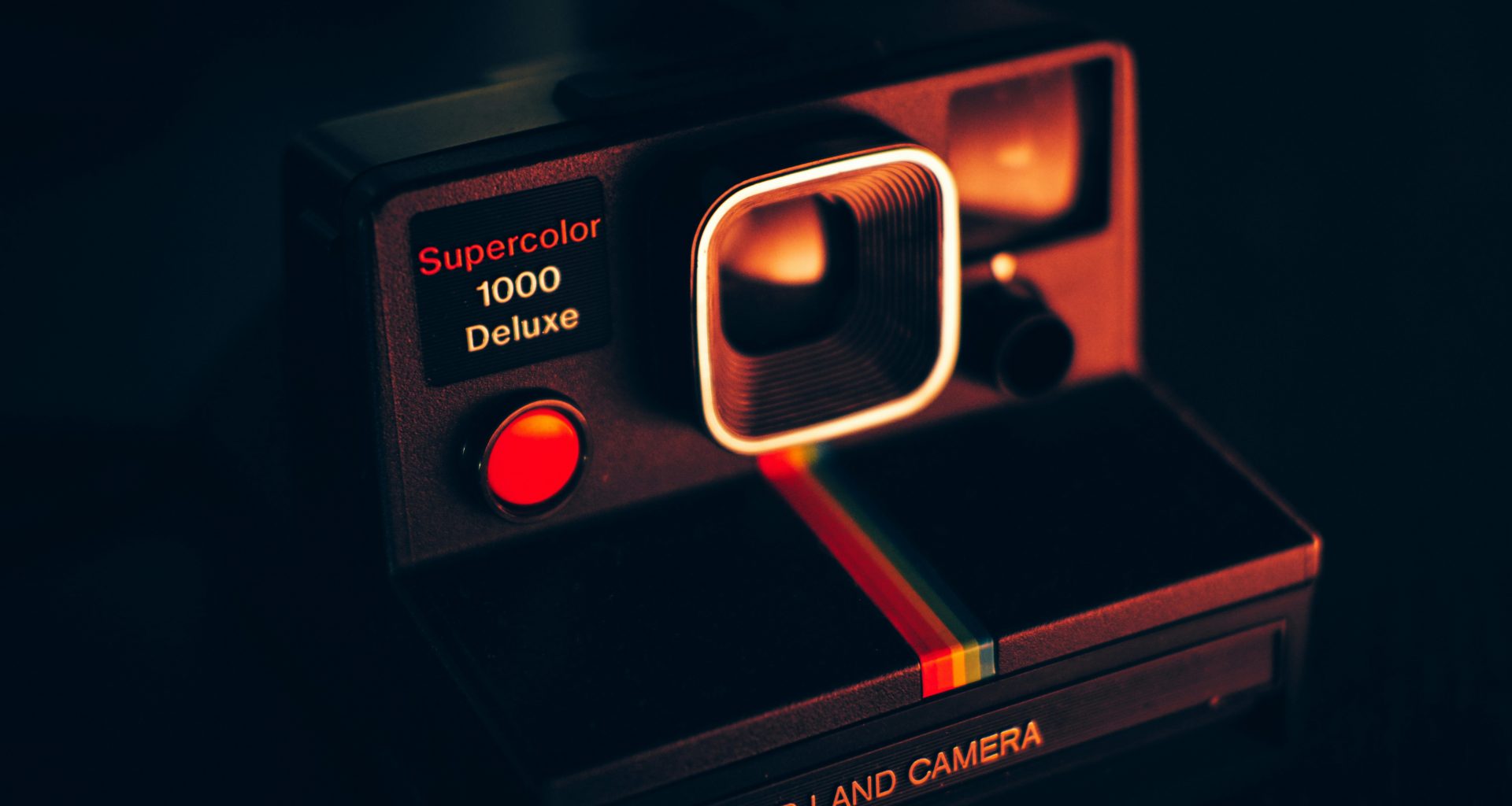 schwarze-polaroid-landkamera-ftJp8YTvmQI