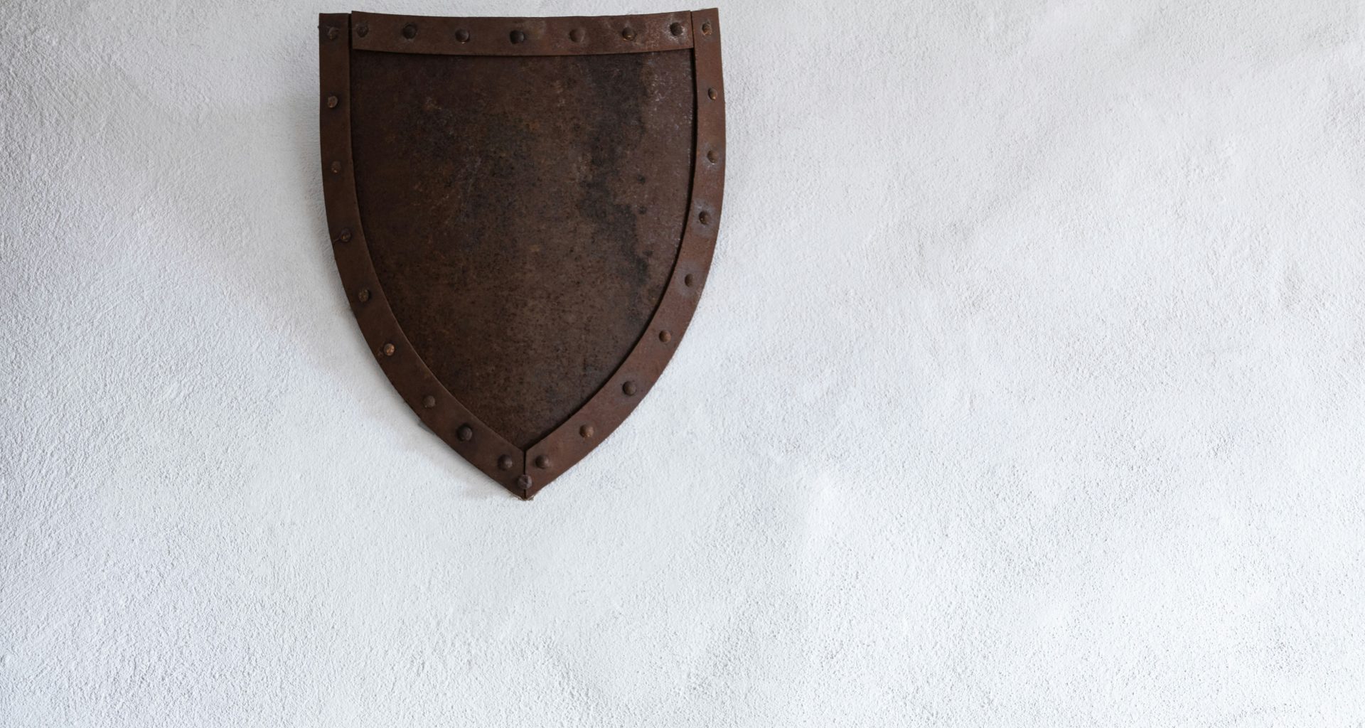 braunes-metallschild-wanddekor-RovCBKMfK_k