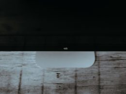 brauner-holztisch-yapMf-nr0RI