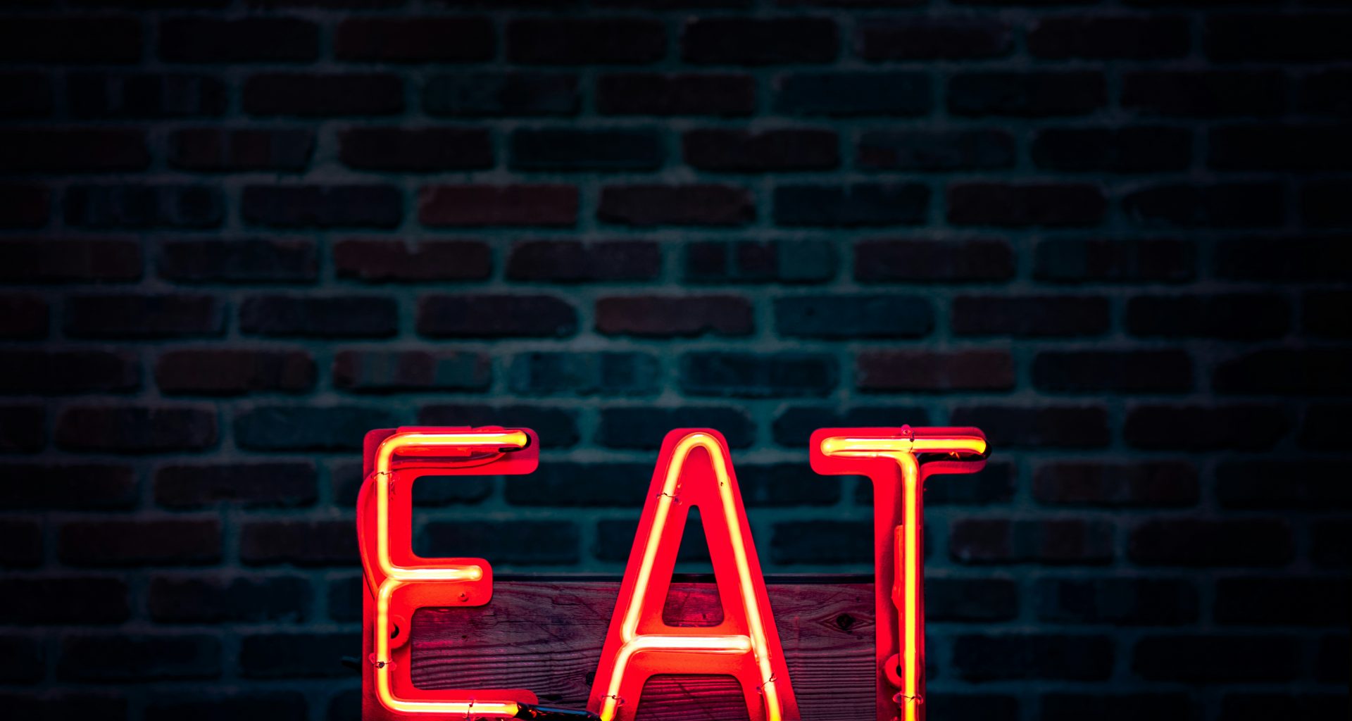 eat-led-beschilderung-FH3nWjvia-U