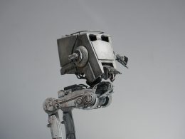 graue-und-schwarze-metallmaschine-KHQMgfYwHWI