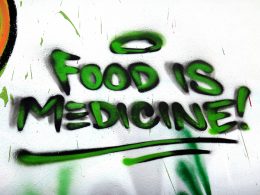 grune-lebensmittel-sind-medizin-graffiti-PeQMW0-vVlU