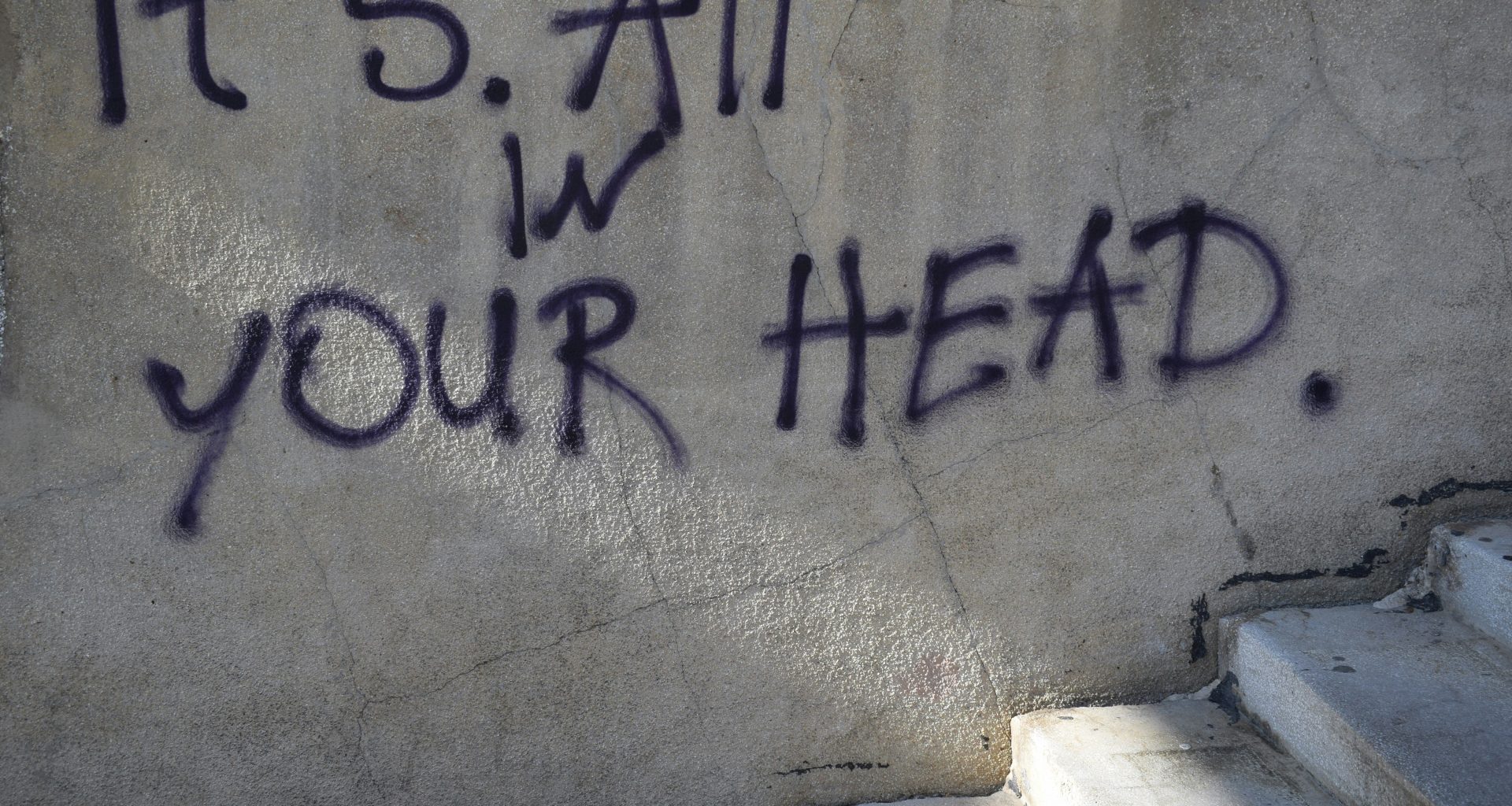 es-ist-alles-in-deinem-kopf-bedruckte-wand-uZnTILxQwtI