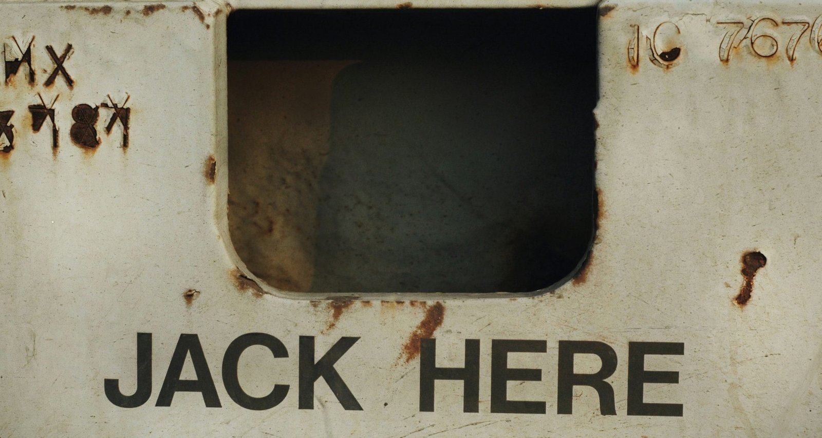 jack-here-metallbox-meAFQlFNWbU