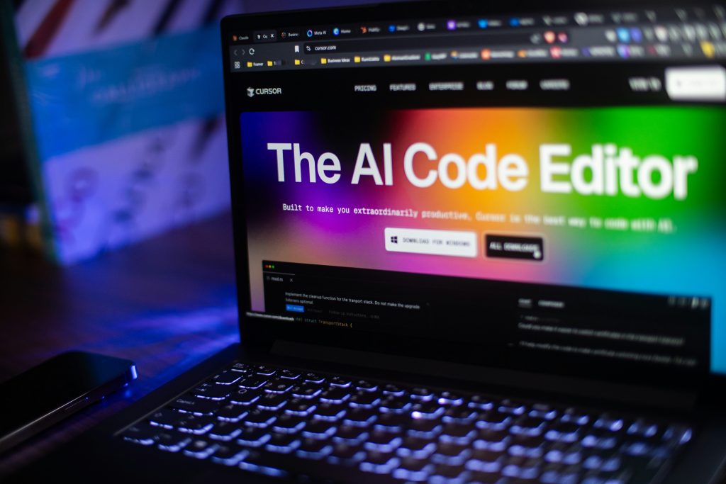 laptop-zeigt-die-website-the-ai-code-editor-an-wjFOjA2zXy8