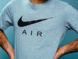herren-in-weissem-nike-rundhalsausschnitt-t-shirt-zZizuTAJ8HU