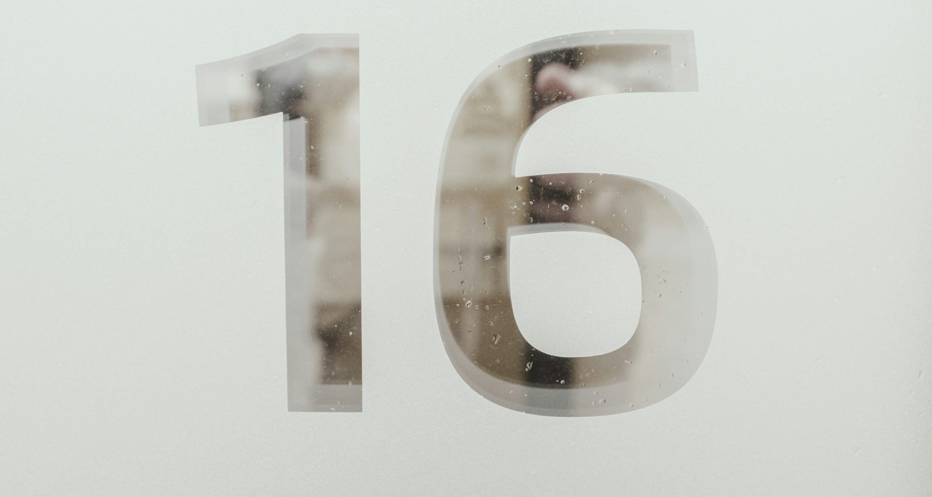 nummer-16-kunstwerk-HcZP0fDM2yc