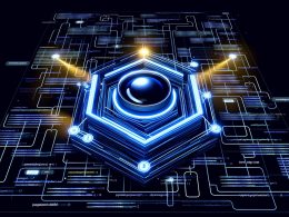 Abstraktes Titelbild mit einer schwebenden modernen Website in Dunkelblau und Grau. Im Zentrum leuchtet eine XML-Sitemap, von der goldene Strahlen zu wichtigen Seiten führen. Suchmaschinenbots erkunden die Sitemap, Headlines wie ‚Sichtbarkeit, Rankings, Reichweite‘ sind präsent.