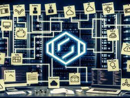 Eine Headless-Backend-Szene mit Directus-Symbol, Checkliste mit Server-, Datenbank- und Cloud-Icons, Warnnotizen zu Sicherheit und Backup, Entwickler im Data-Center sowie Verbindungen zu Frontend-Framework-Logos wie React, Vue und Angular.