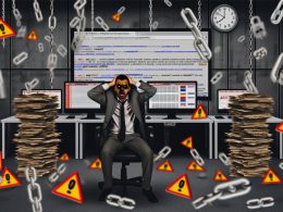 Illustration eines gestressten Website-Managers, der im dunklen Büro von von Fehlern und Warnungen über Seitenpaginierung, Duplicate und Thin Content, kaputten Links sowie Googlebots umgeben ist.