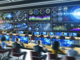 Marketingspezialisten in einem modernen Büro analysieren konzentriert Echtzeitdaten auf großen Dashboards mit farbigen Diagrammen und blinkenden Alarmen, während alte Berichte im Hintergrund zur Seite geschoben werden.