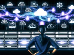 Stilisiertes Titelbild einer dunklen Kommandozentrale mit leuchtenden Datenströmen, abstrahierten Icons für Kafka, RabbitMQ, WebSockets, AWS und Azure, im Vordergrund ein entschlossener Entwickler vor leuchtenden Dashboards.