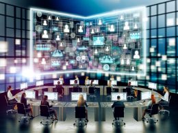 Marketer analysieren vernetzte Datenströme an einem digital beleuchteten Dashboard in einem modernen, hochentwickelten Büro.