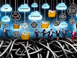 Digitale Illustration von Business-Profis, die sich mit DAM-Tools durch einen Kabel- und Daten-Dschungel kämpfen, mit Zeichen zu Automation, Governance und APIs sowie veralteten Tools im Hintergrund.