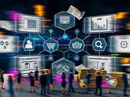 Modernes Marketing-Team vor großen Bildschirmen mit digitalen Datenströmen zwischen ERP, DAM, E-Commerce und Marktplätzen, im Kontrast zu verblassten, veralteten Tools wie Papier und Excel.