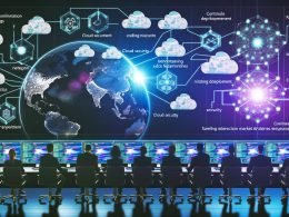 Futuristisch gestaltetes Command-Center mit Entwicklern vor leuchtenden Bildschirmen, holografischen Diagrammen und Netzwerken für Edge-Funktionen und Online-Marketing-Infrastruktur.