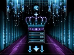 Düster-moderner Serverraum mit leuchtenden Datenlinien, API-Icons, Zahnrädern, einer digitalen Krone und einem schwebenden Warnsymbol, gestaltet in Cyan und Violett.