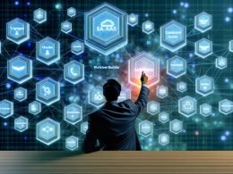 Futuristischer digitaler Arbeitsplatz mit holografischem Dashboard, SaaS-App-Logos wie HubSpot, Workflow-Builder und visuelle Automatisierung zeigt komplexe Unternehmensprozesse.