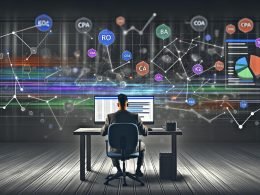 Futuristische Editorial-Illustration eines Marketingleiters am Computer, umgeben von digitalen Datenströmen, Dashboards mit Leistungskennzahlen und einem Netzwerk aus Webanalyse- und CRM-Symbolen.