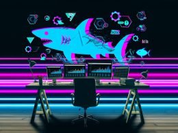 Dynamische Collage digitaler Icons und Symbole für Online-Marketing und SEO schwebt über minimalistischem Schreibtisch mit Monitoren voller Analytics und technischer Daten. Neonfarbene Lichtkonturen sorgen für eine energiegeladene, wettbewerbsbetonte Stimmung.