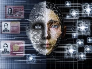 Hyperrealistisches Porträt eines Gesichts, das sich in digitale Daten und Netzwerkstrukturen auflöst, mit Passdokumenten und Blockchain-Symbolen im Hintergrund.