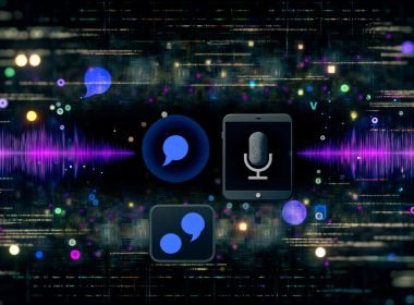 Moderne, dunkle Tech-Collage mit dynamischen Sprechblasen und Wellenformen, die Sprachinteraktion und nahtlose Werbung auf Smartphone, Smart Speaker und Tablet zeigen. Im Hintergrund leuchtende Codes und Netzwerksymbole.