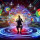 Gestresster SEO-Experte umgeben von Symbolen für Google-Updates, schwankenden Rankings, SERP-Schnipseln, Code und KI-Bildern in energetisch-chaotischer Szene.