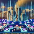 Digitale Vernetzung mit CRM, ERP, E-Commerce und IoT, verbunden durch Datenströme, umgeben von zerfallenden Datensilos in einem futuristischen Büro.