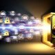 Goldener Tresor mit offenen Türen, aus dem Datenströme, Nutzer-Avatare und digitale Symbole wie E-Mail, Smartphone und Einkaufswagen strömen. Im Hintergrund fragmentierte, verschwindende Third-Party-Cookie-Icons und Social-Media-Logos, dominiert von leuchtenden First-Party-Daten.