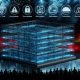 Modernes Rechenzentrum bei Nacht mit transparenter digitaler Festung und leuchtenden Schutzlinien, Menschen arbeiten im Inneren zusammen, außen stürmische Bedrohungen mit roten Warnsymbolen.