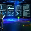 Futuristischer Kontrollraum mit digitalen Bildschirmen, die SEO-Daten, Site-Audits und Webvital-Analysen zeigen; Experte analysiert Dashboards mit Tablet.