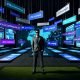 Marketing-Profi im High-Tech-Kontrollraum mit digitalen Dashboards, UTM-Parametern und Kampagnenanalytik, umgeben von modernen Grafiken und unscharfen, verwirrten Marketers im Hintergrund.