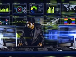 SEO-Experte vor mehreren Bildschirmen, die technische Website-Metriken und Tools wie Screaming Frog, Search Console und PageSpeed Insights in einer modernen Kontrollzentrale darstellen.