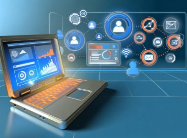 Futuristisches Digitalmarketing-Headerbild mit Laptop, Diagrammen, Vernetzungs-Symbolen, digitalen E-Mail-, API- und CRM-Icons sowie Vernetzungslinien in klarer, moderner Optik.