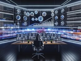 Laptop mit geöffneten kostenlosen SEO-Tools wie Google Search Console, Screaming Frog, Ahrefs und Ubersuggest, umgeben von Icons und Datenströmen auf einem modernen Schreibtisch.