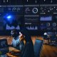 Hochmodernes, dunkles SEO-Dashboard mit granularen Analyse-Visualisierungen, mehreren Tech-Profis im Vordergrund und großen Bildschirmen in einer fortschrittlichen Agenturumgebung.