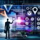 Digitale Arbeitsumgebung mit Profi, Finanzgrafiken, Conversion-Funnel, Payment-Icons, Code, SEO-Grafiken und einer Checkliste