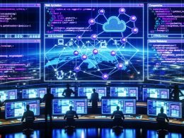 Futuristischer, aufgeräumter Kontrollraum mit mehreren Displays für Website-Analytics, generative KI-Workflows, Headless-CMS- und RAG-Diagramme, APIs, LLM-Routing und Vektor-Datenbanken; diverse Personen optimieren Dashboards; im Vordergrund aktualisiert sich eine transparente HTML-Seite mit KI-personalisierten Inhalten; pulsierende Edge-Cloud-Icons, blau-violettes Umgebungslicht.