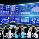 Hightech-Marketing-Kontrollraum mit großen Screens voller Dashboards, Echtzeit-Analytics und Diagrammen neuronaler Netze; ein diverses Team optimiert Kampagnen an Laptops und Tablets, ein Serverrack leuchtet; vorn kontrastieren chaotische Bauchgefühl-Notizen mit klaren, automatisierten Workflow-Diagrammen.