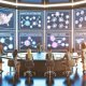 High-Tech-Marketing-War-Room mit Displays zu Klaviyo-Automationen, Event-Tracking, Customer-Journey-Maps und Segment-Dashboards; Team optimiert E-Mail- und SMS-Flows.