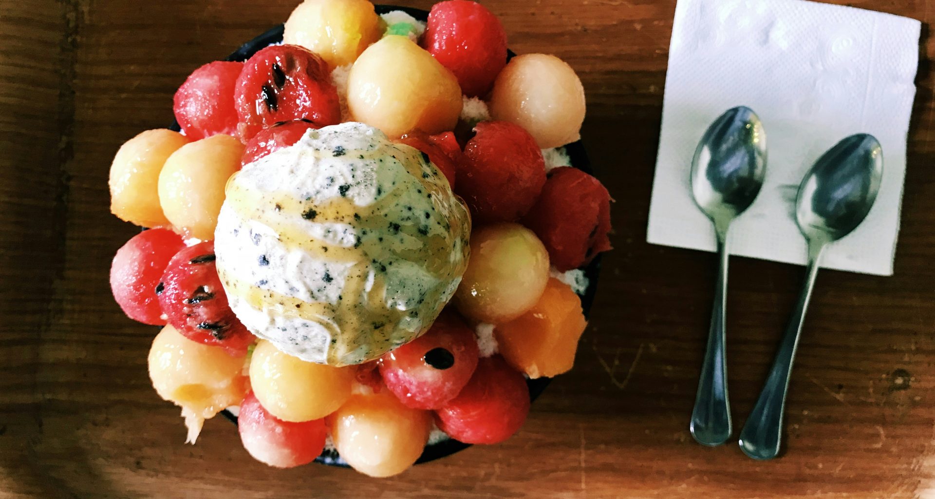 geback-neben-loffeln-WMqbVXSdSEY