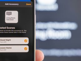 person-mit-schwarzem-iphone-5-Apoe84m_CHQ